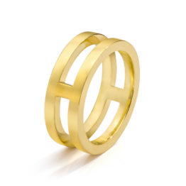 Subway-Yellow-Gold-Ring-Standing2